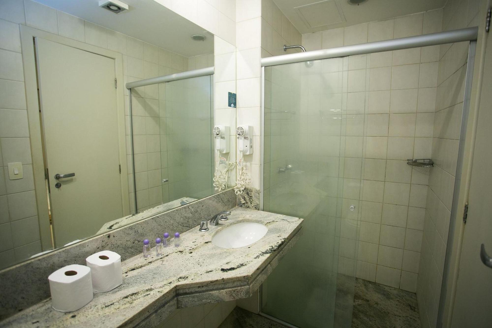 Lk Barro Preto 1 Apartment เบโลโอรีซอนชี ภายนอก รูปภาพ